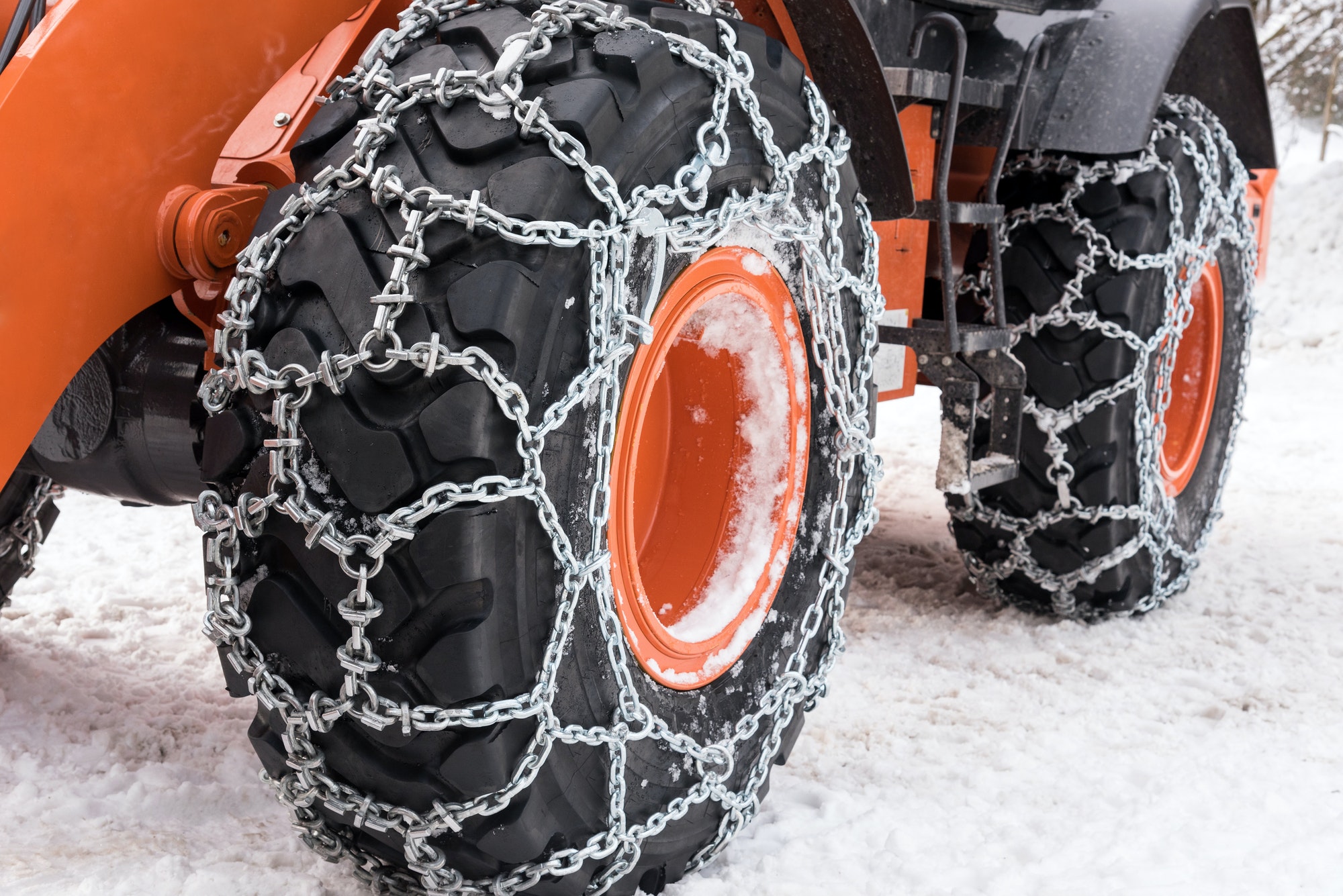 Les pneus hiver offrent une meilleure traction sur sol enneigé, mouillé et  verglacé